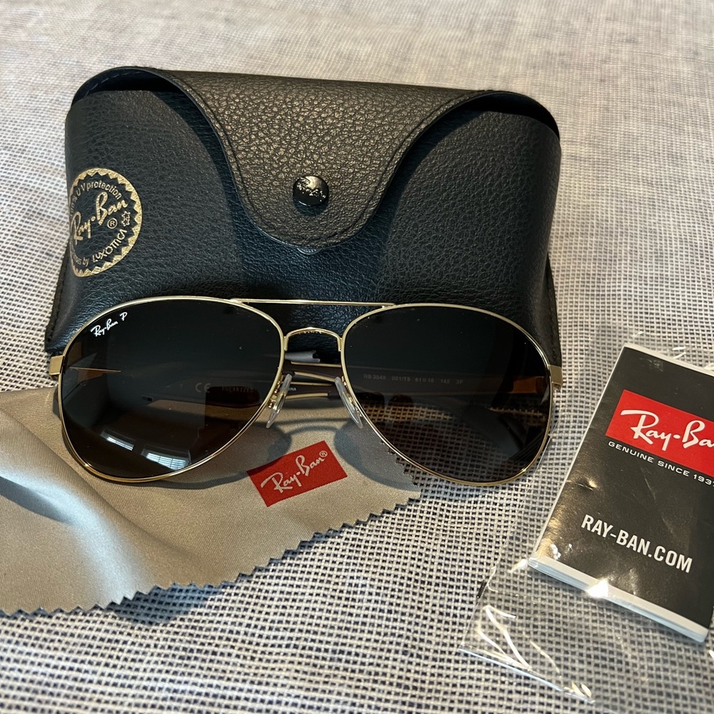 Ray Ban aviator sun glasses